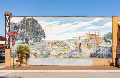 Is it Chili Yet? mural in Grapevine, Texas on the side of Tolberts