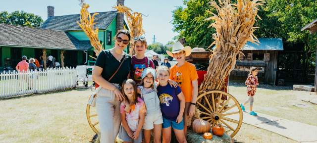 A family enjoying Fall Roundup at Nash Farm in Grapevine, Texas