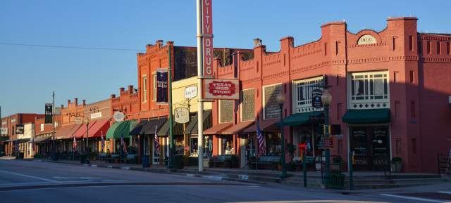 Grapevine's Historic Main Street stores