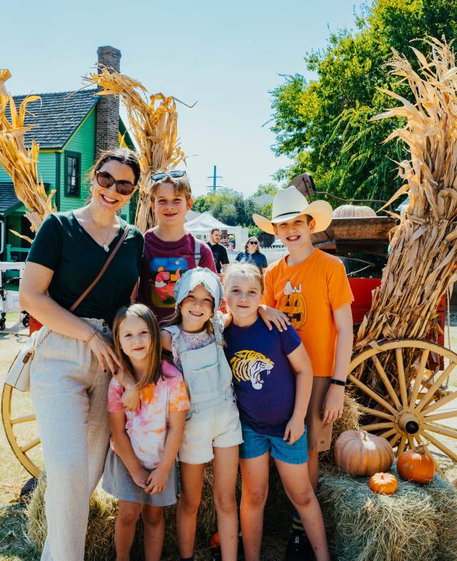 A family enjoying Fall Roundup at Nash Farm in Grapevine, Texas