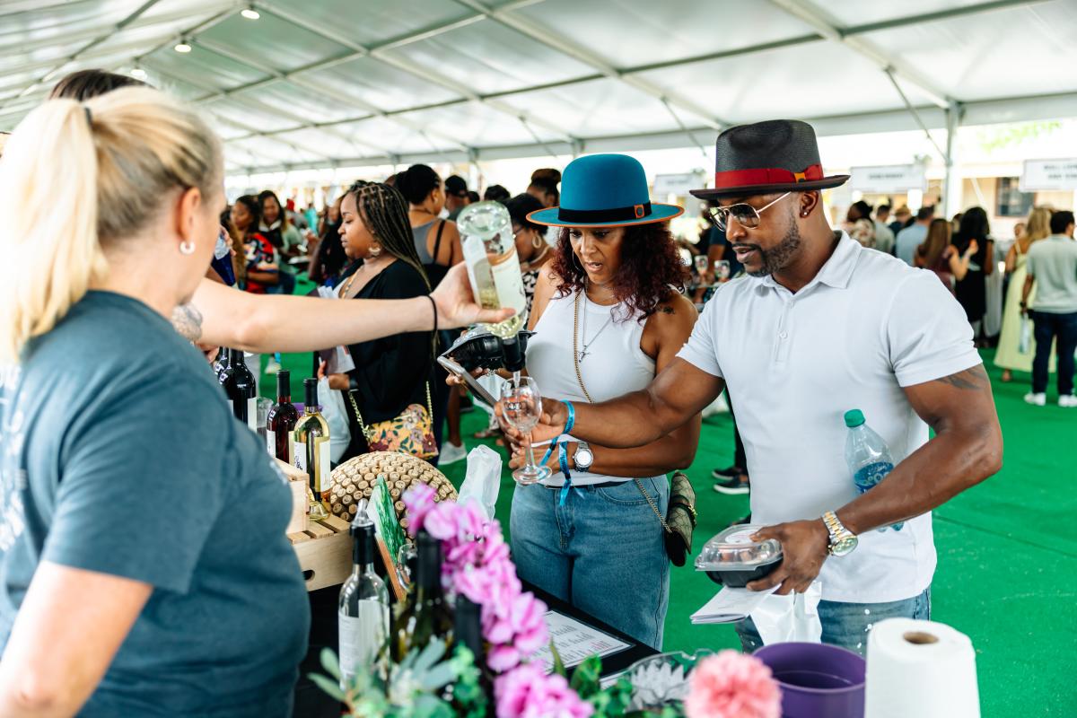 People taking part in GrapeFest People's Choice Wine Tasting Classic