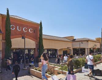 Desert Hills Premium Outlets