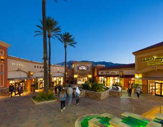 Desert Hills Premium Outlets