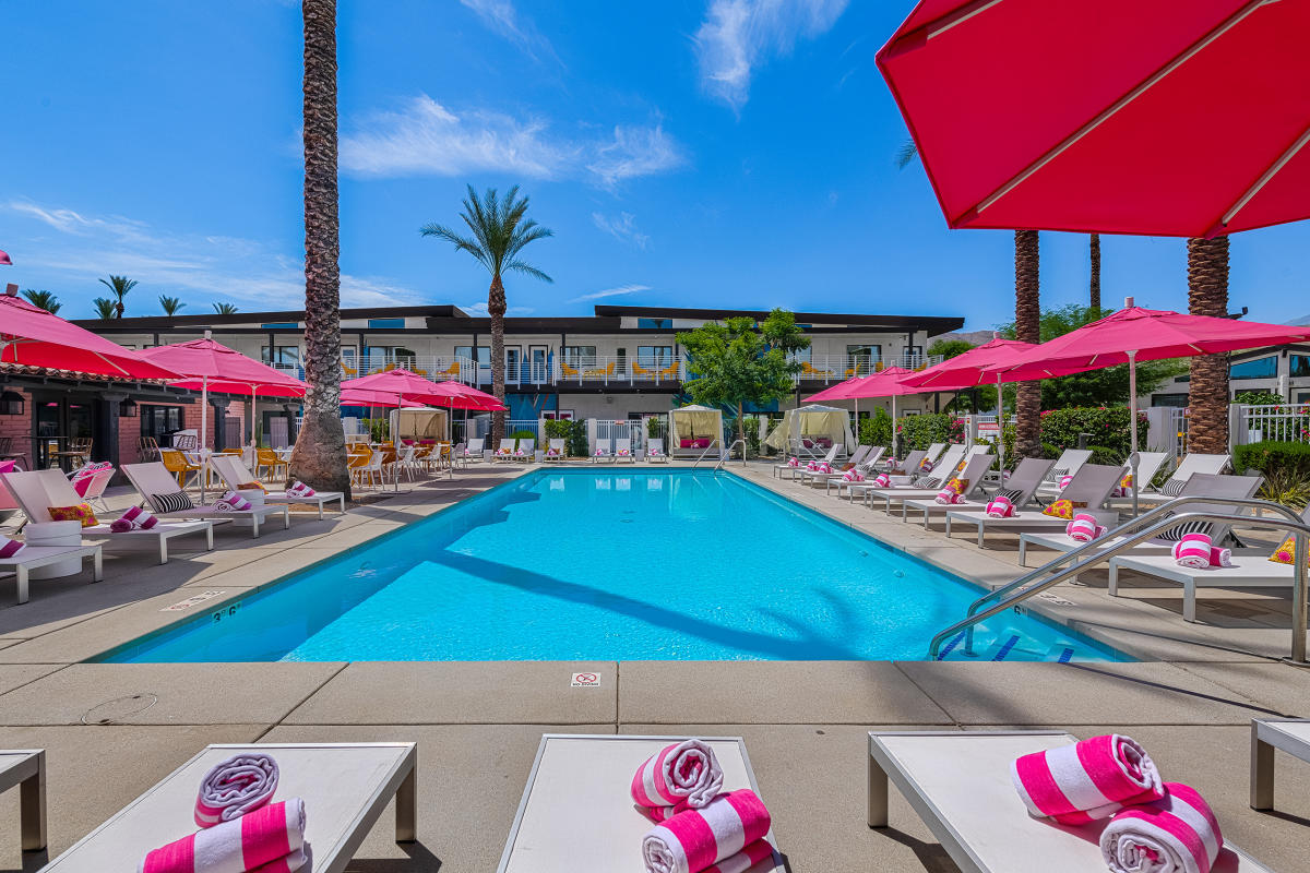 02-1-Paloma-2-pool_D71EB342-