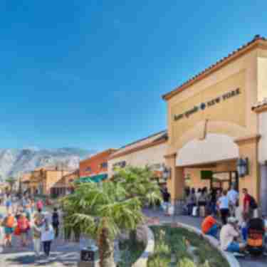 Desert Hills Premium Outlets