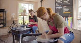 Experience Art Classes at Old Town Artisan Studio in Greater Palm Springs | Chill Chaser