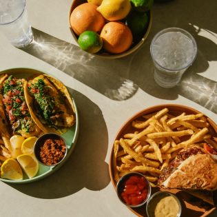 Drifters Restaurant at The Palm Springs Surf Club