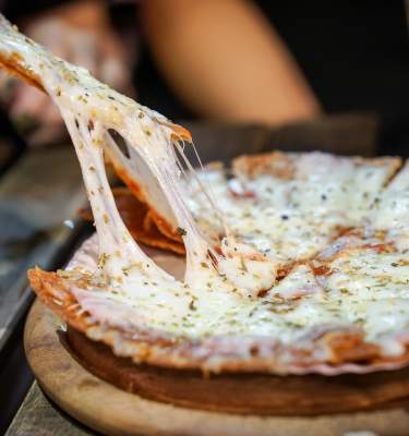 Cheese pizza slice