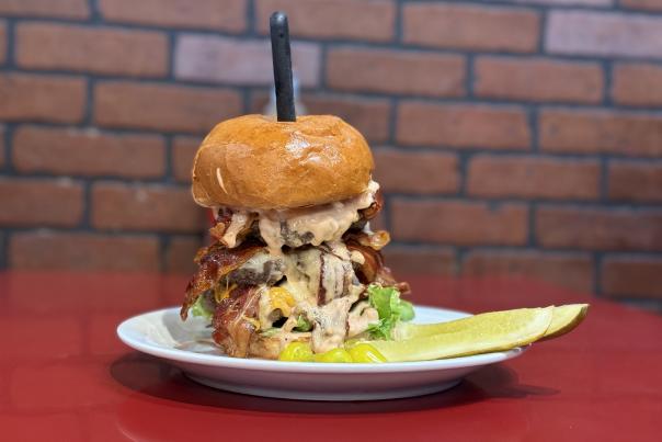 Tony's Burgers_Hulk Burger