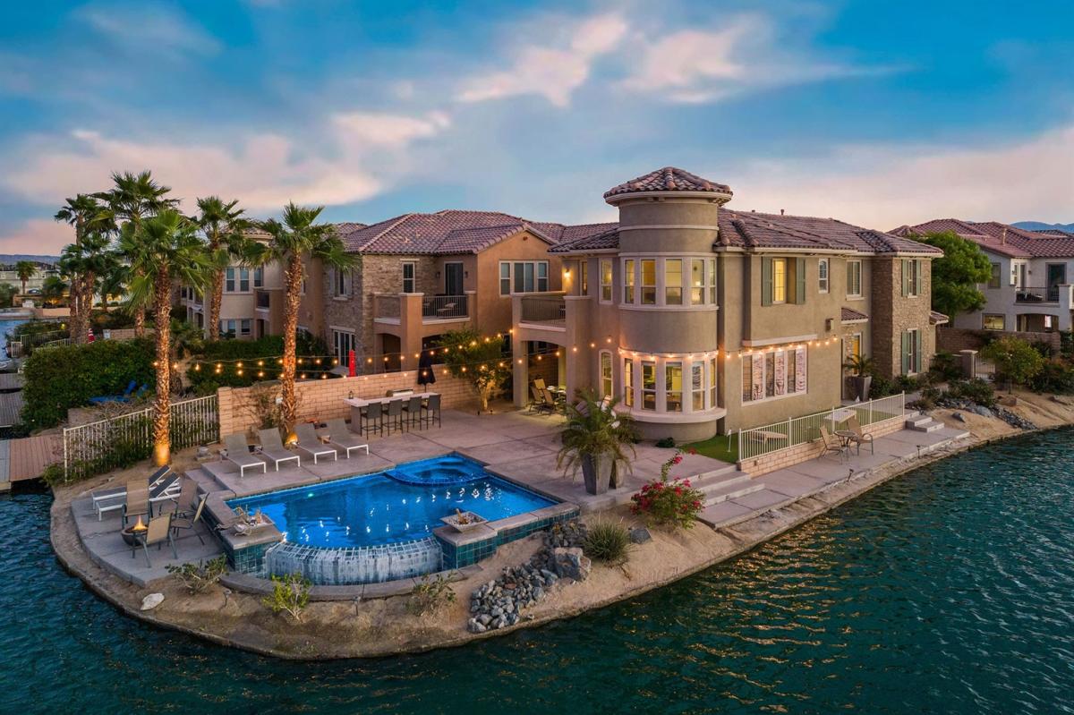 STVR_Lakefront Dream_Airbnb
