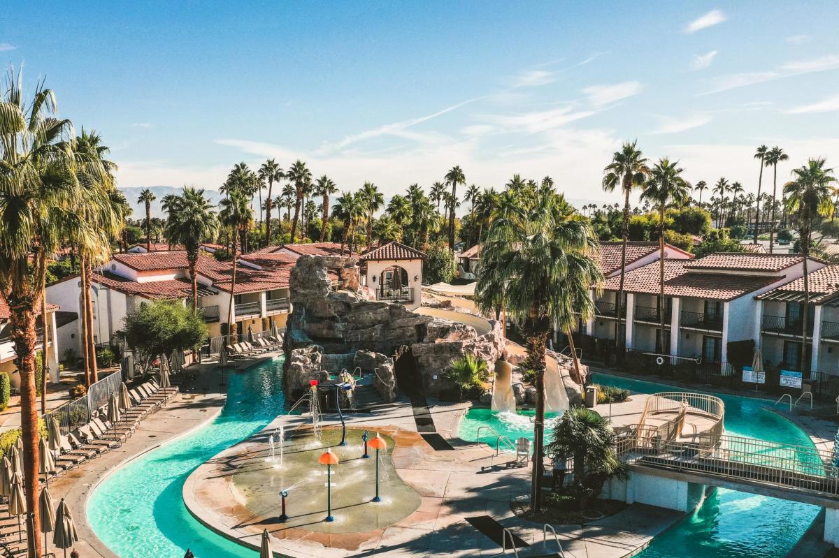 water feature at Omni Rancho Las Palmas