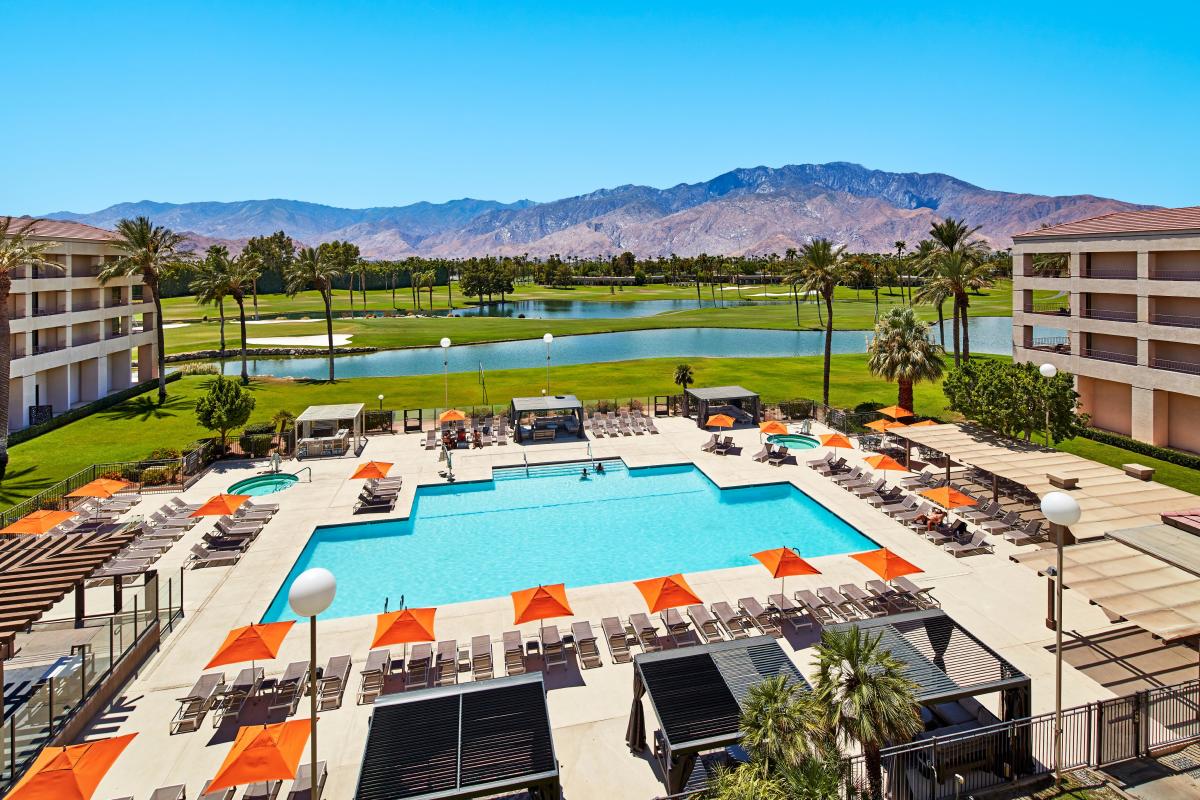 DoubleTree Hilton Pool