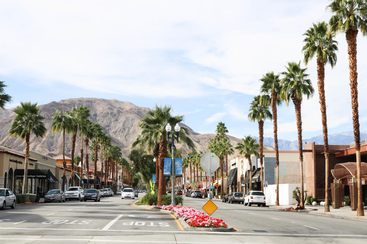 El Paseo Shopping District