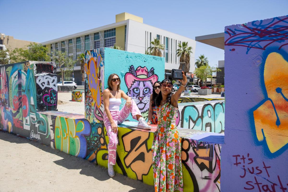 Downtown Palm Springs_Graffiti Yard