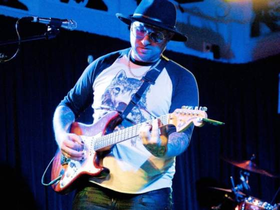 Live Music at Smileys On the Roxx