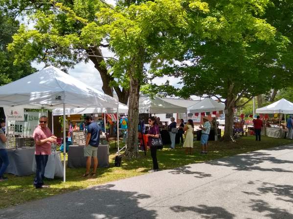 Browse + Stroll Art Market