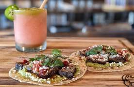 Home Team BBQ is the anchor to the newly developed Holland Park. Locals and visitors alike will enjoy the lively atmosphere, rockin’ tunes, and welcoming staff.