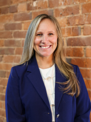 Megan Mills Headshot