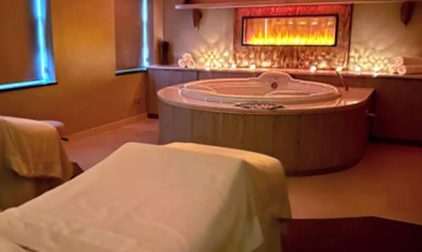 River Falls Spa Massage Room & Fire