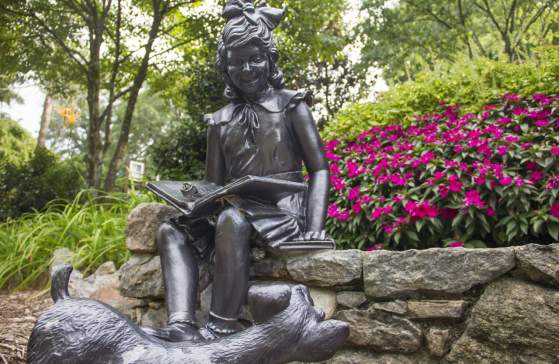 Statue of Monelle and Perky