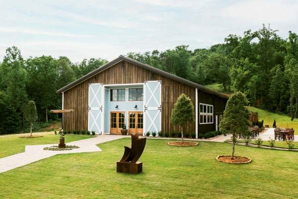 Exterior of Eagle Mountain Winery & Vineyards