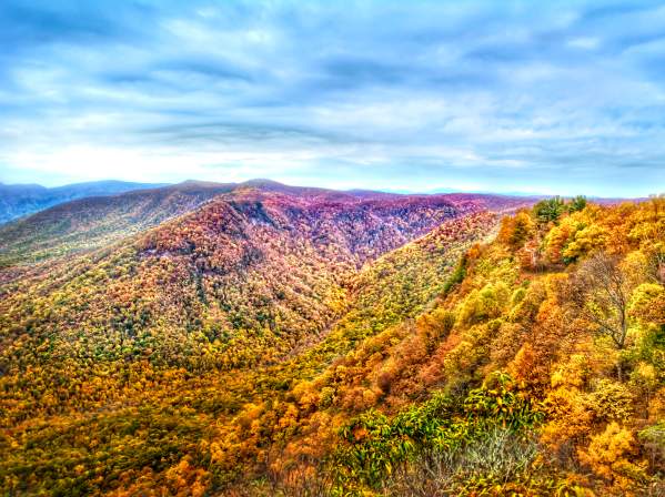 Scenic view of the mountains and the changing colors of the autumn leaves, as seen from Caesars Head State Park.