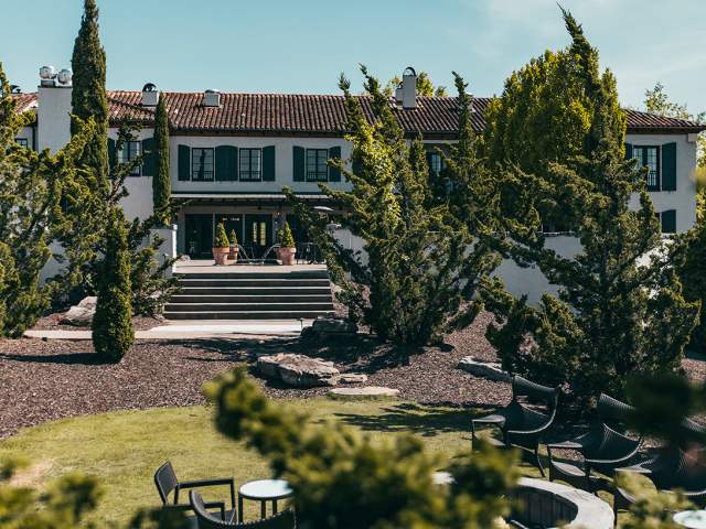 Exterior view of a house to stay at Hotel Domestique