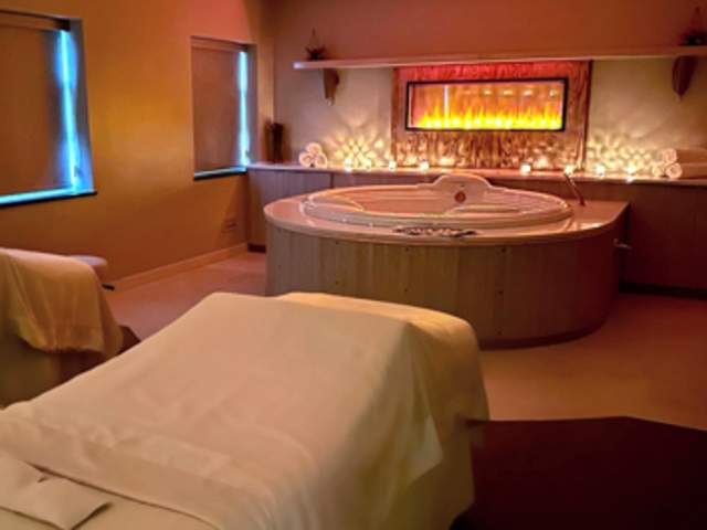 River Falls Spa Massage Room & Fire