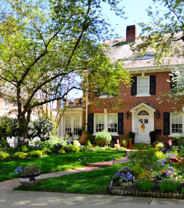 Front view of the Pettigru Place Bed and Breakfast in Greenville, South Carolina.