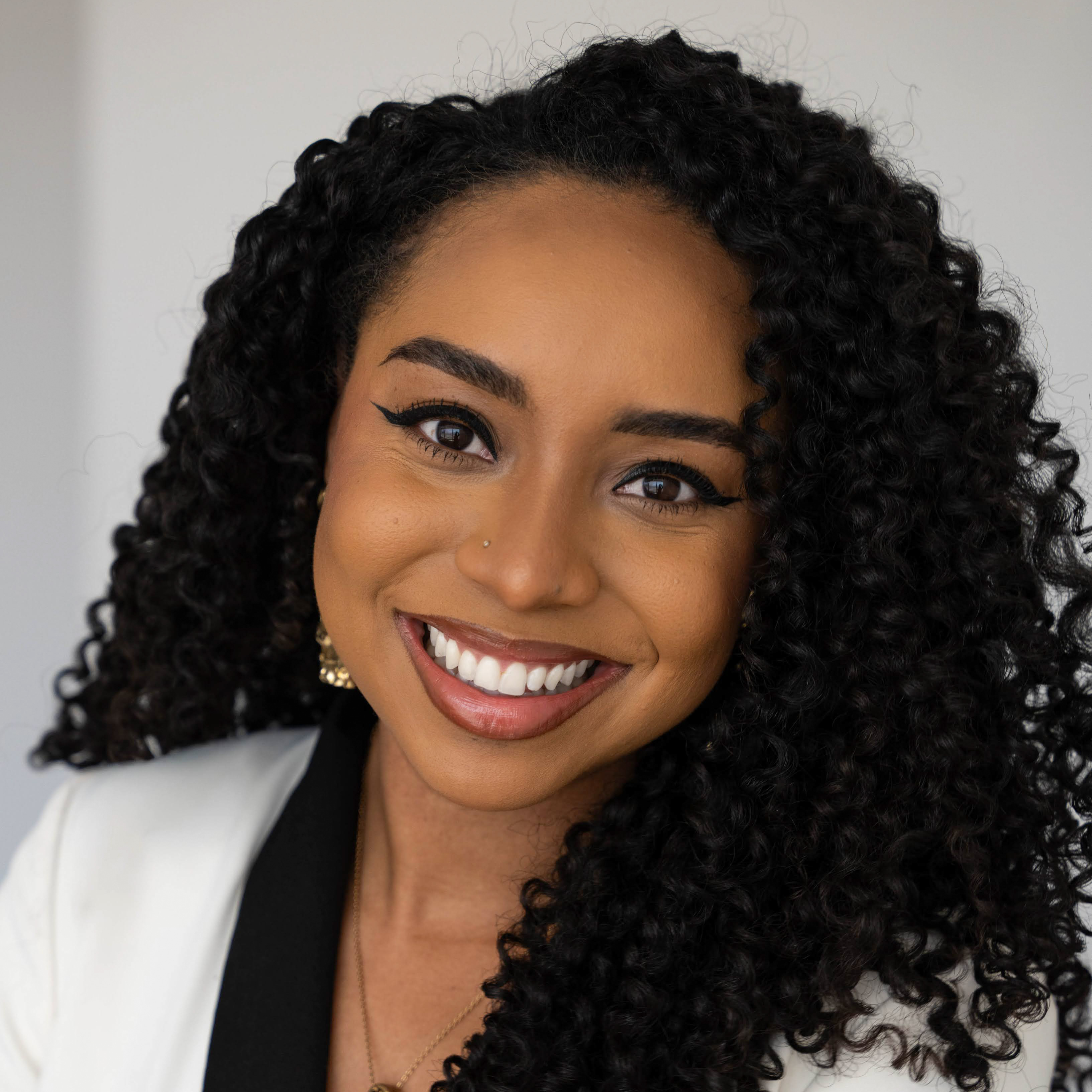 Marissa Strang Headshot