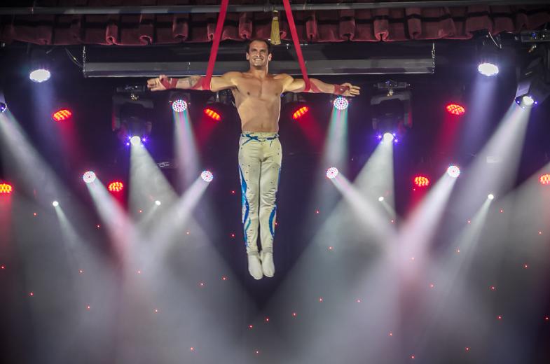 Encore - Hanging