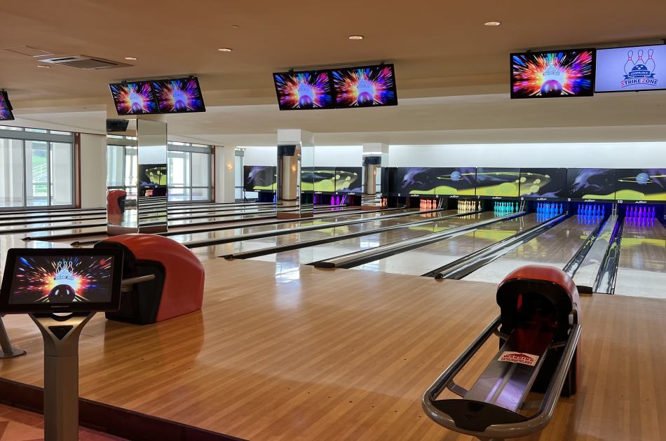 LeoPalace Bowling Alley
