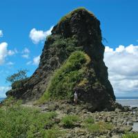 Puntan Dos Amantes and the Tale of the Two Lovers Statue