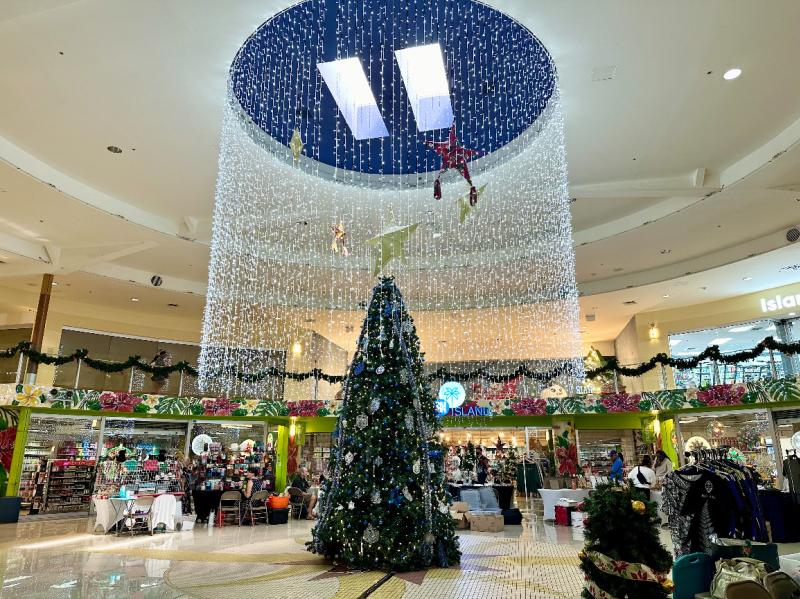 Shopping Center Xmas4.jpg