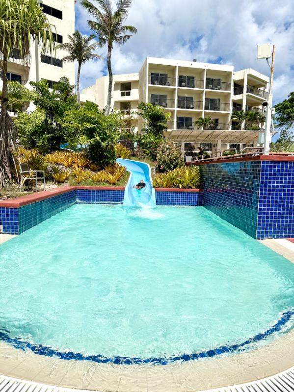 HILTON POOL4.jpg