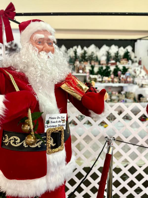 Shopping Center Xmas3.jpg
