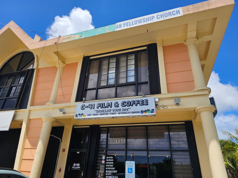 写真愛好家の秘密基地！レトロな魅力溢れるコンセプトカフェ