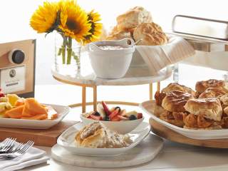 Another Broken Egg Cafe