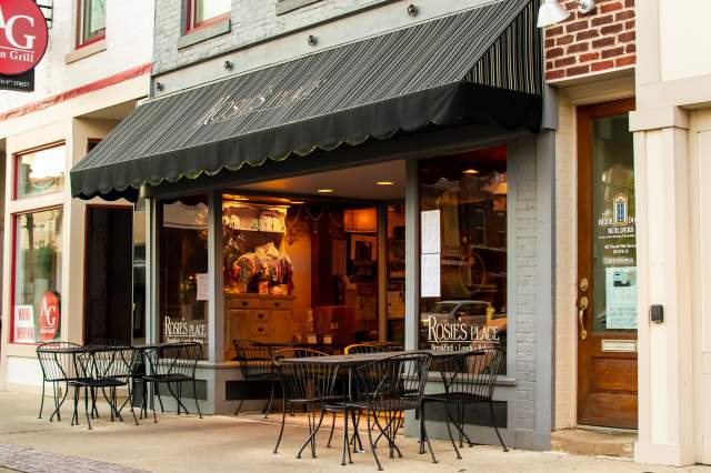 Pooches on the Patio Noblesville