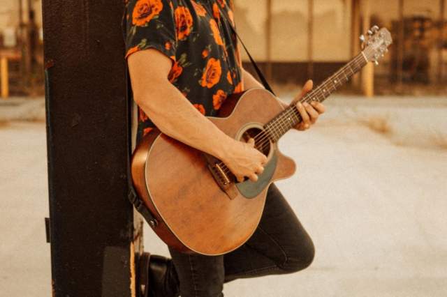 Live Music - Levi Driskell