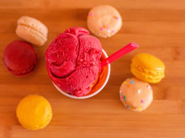 Le Macaron French Pastries - Fishers