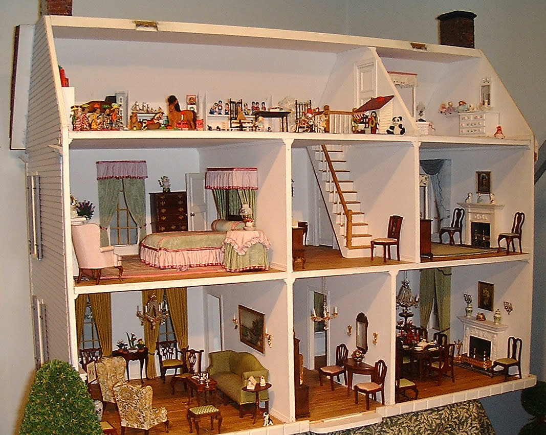 miniature dollhouse museum