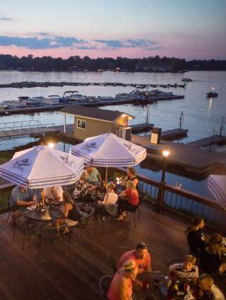 Wolfies Grill - waterside diningPhoto by: Zach Dobson - 2018 Brand Images