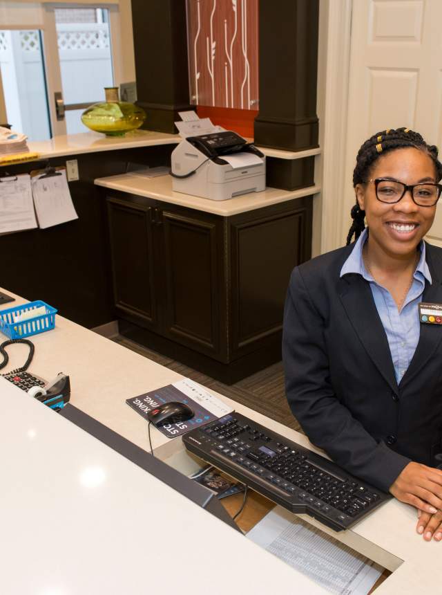 Hilton Garden Inn - hotel front desk