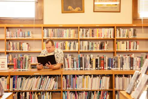 Exploring the Literary Treasures of Hamilton County, Indiana: A Dive into Local Bookstores