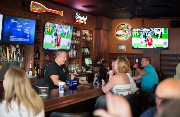 Where to Watch Your Favorite Games in Hamilton County, Indiana