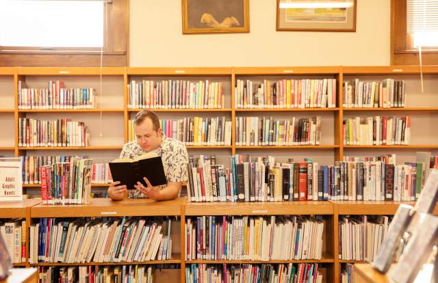 Exploring the Literary Treasures of Hamilton County, Indiana: A Dive into Local Bookstores