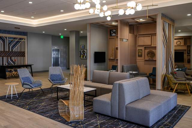Hyatt Place Indianapolis / Fishers Lobby