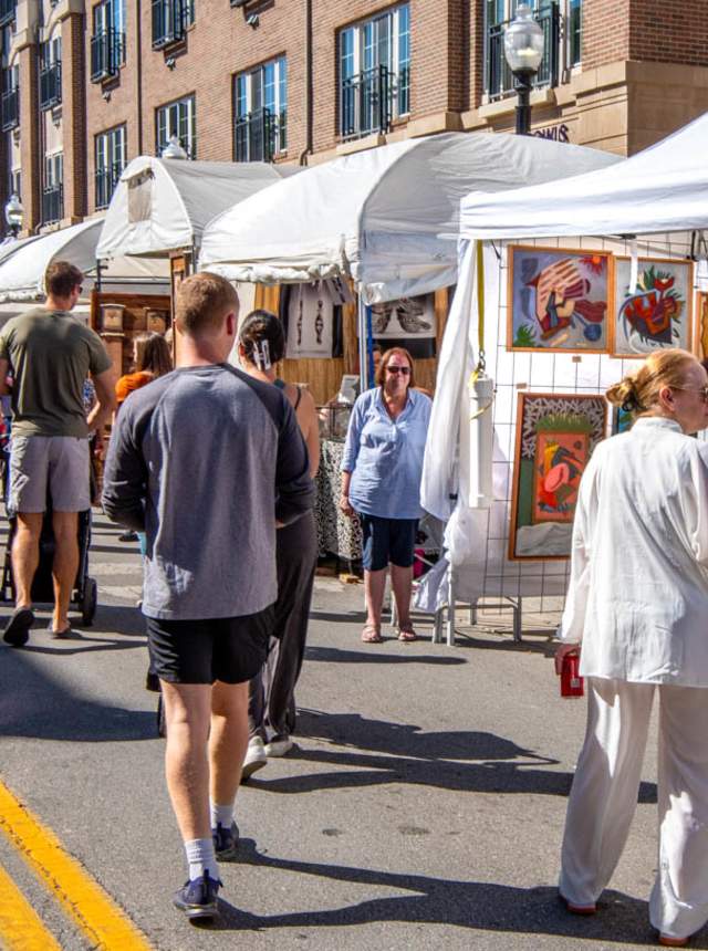 Carmel_International_Arts_booths_4_Elaine_Mancini Carmel International Arts Festival