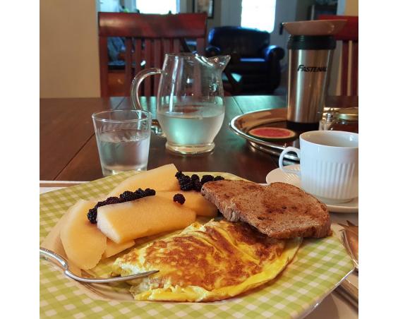 Breakfast at Marmalade Sky Bed & Breakfast | Photo By @tiedyekat